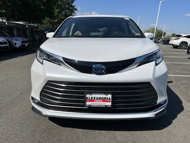 2024 Toyota Sienna Limited