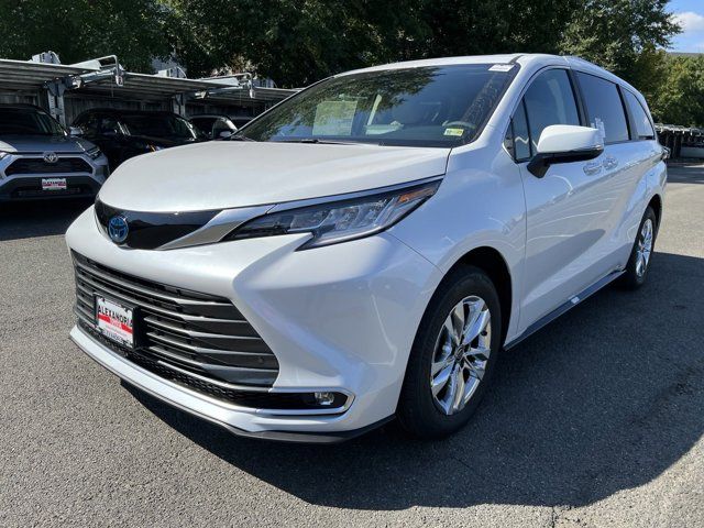 2024 Toyota Sienna Limited