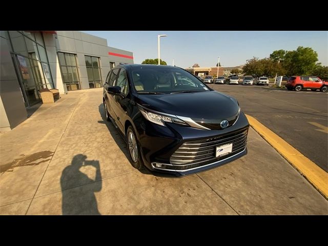 2024 Toyota Sienna Limited