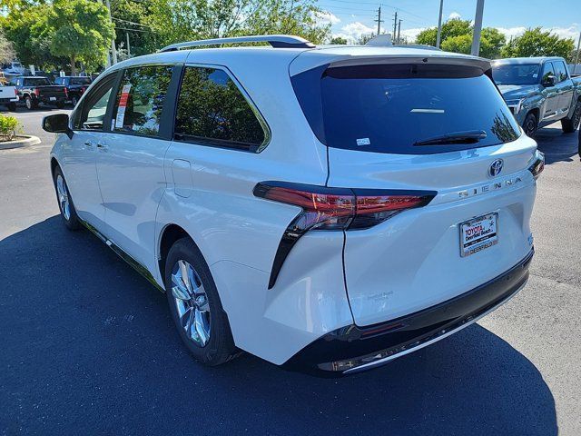 2024 Toyota Sienna Limited