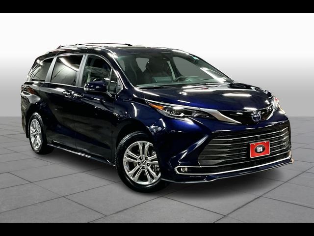 2024 Toyota Sienna Platinum