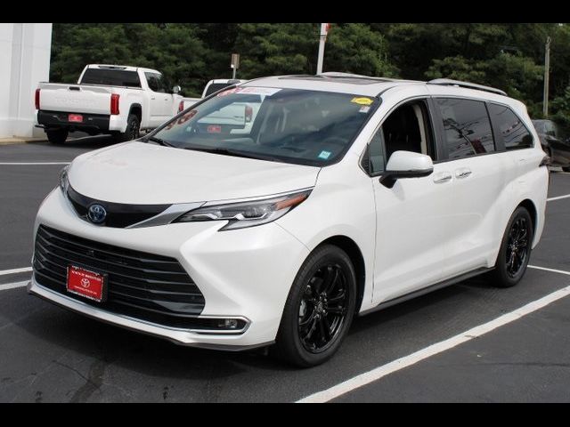 2024 Toyota Sienna Platinum