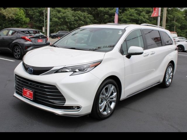 2024 Toyota Sienna Platinum