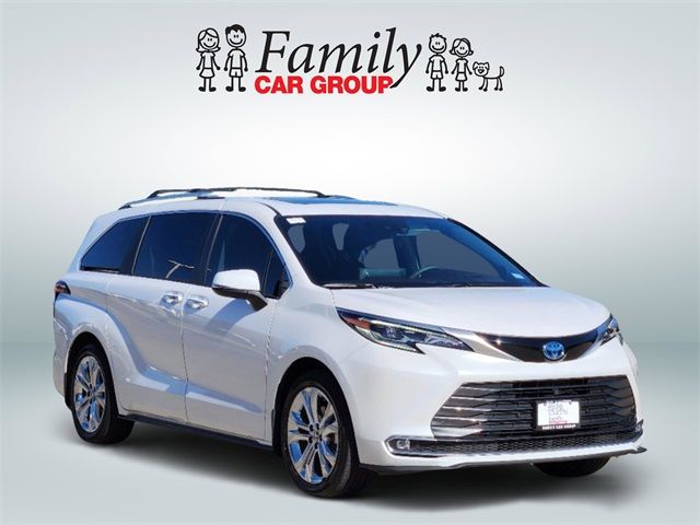 2024 Toyota Sienna Platinum