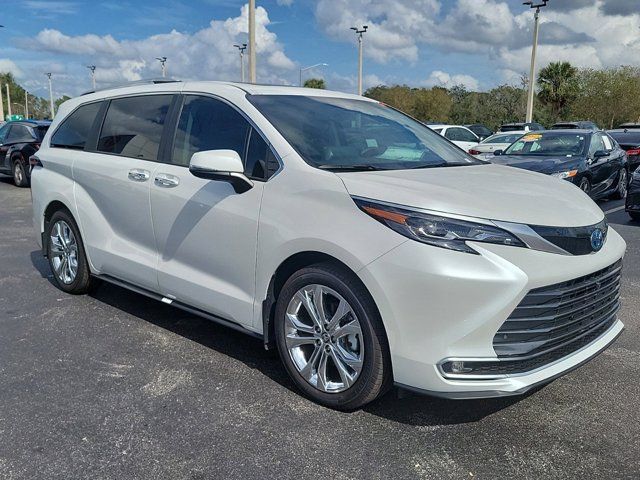 2024 Toyota Sienna Platinum