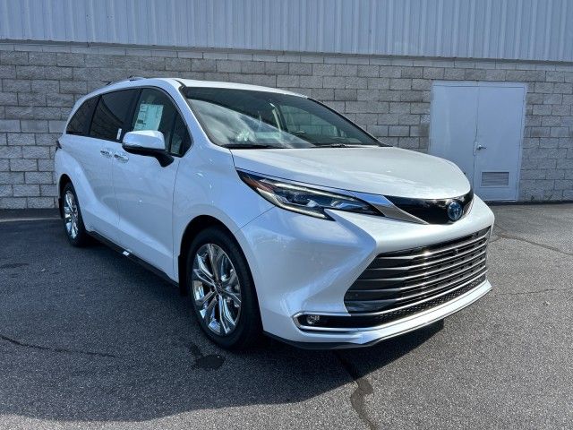 2024 Toyota Sienna Platinum