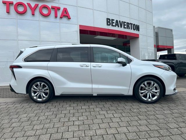 2024 Toyota Sienna Platinum