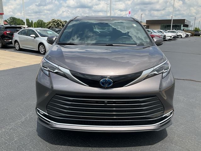 2024 Toyota Sienna Platinum