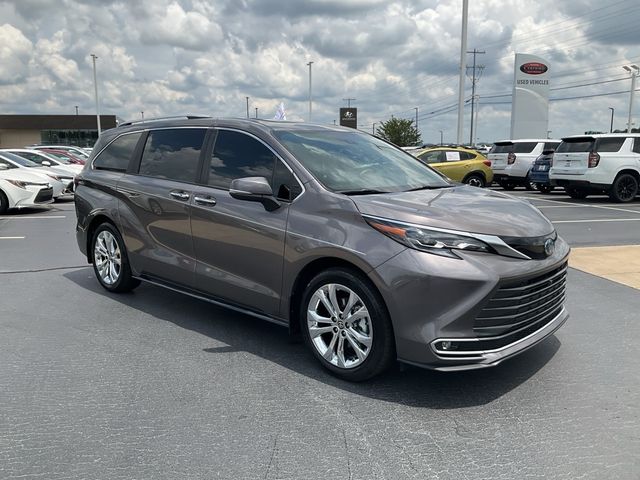 2024 Toyota Sienna Platinum