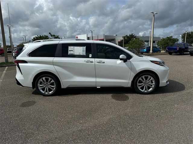 2024 Toyota Sienna Platinum