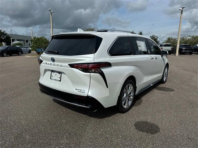 2024 Toyota Sienna Platinum