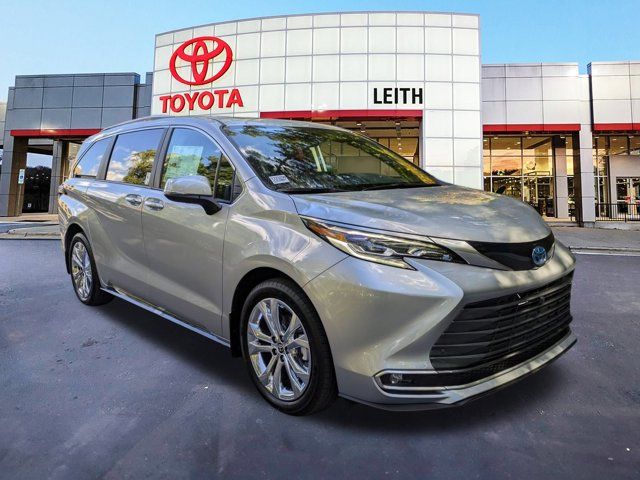 2024 Toyota Sienna Platinum