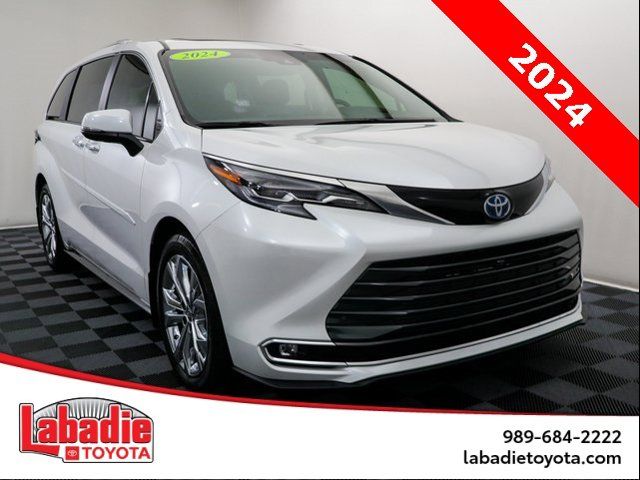 2024 Toyota Sienna Platinum