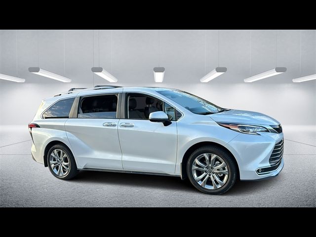 2024 Toyota Sienna Platinum