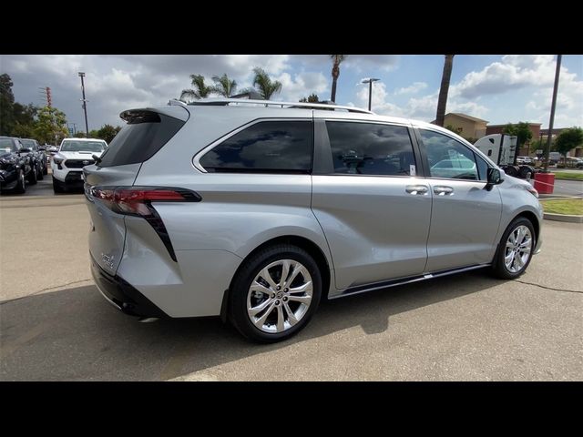 2024 Toyota Sienna Platinum