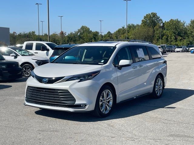 2024 Toyota Sienna Platinum