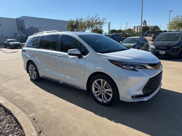 2024 Toyota Sienna Platinum