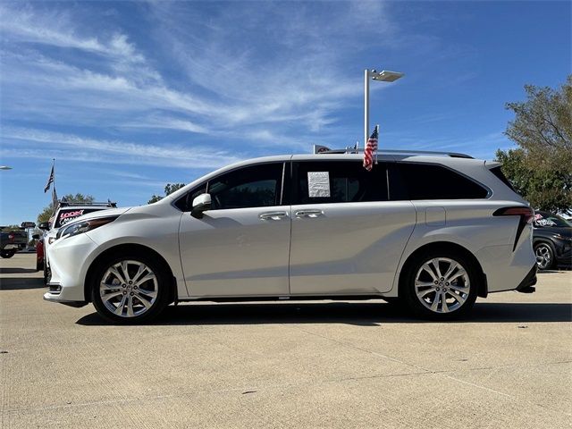 2024 Toyota Sienna Platinum