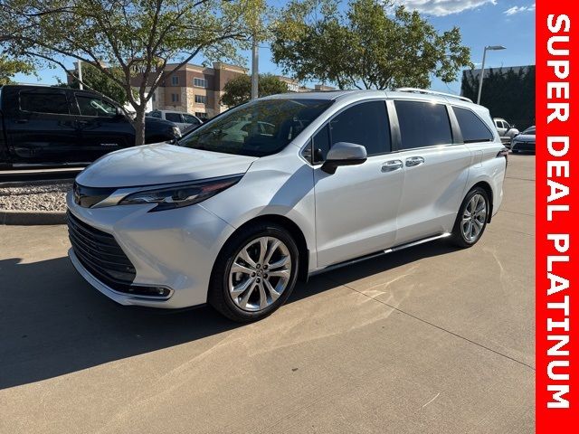 2024 Toyota Sienna Platinum