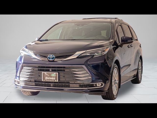 2024 Toyota Sienna Platinum