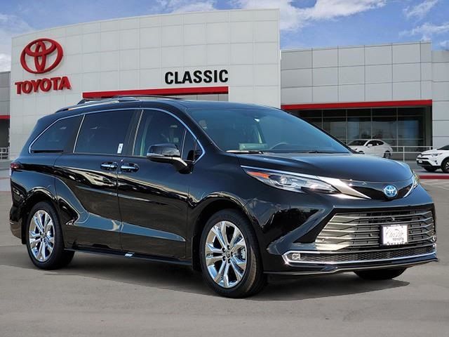 2024 Toyota Sienna Platinum