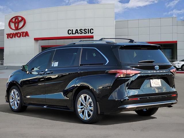 2024 Toyota Sienna Platinum