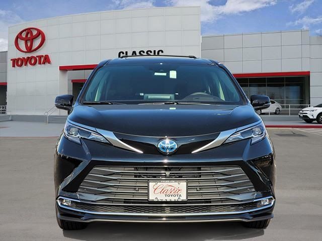 2024 Toyota Sienna Platinum