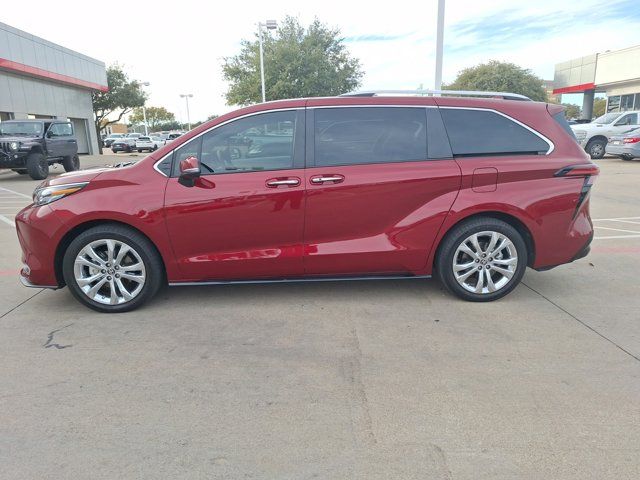 2024 Toyota Sienna Platinum