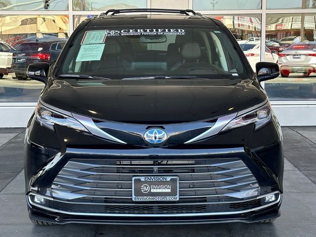 2024 Toyota Sienna Platinum