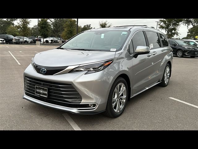 2024 Toyota Sienna Platinum