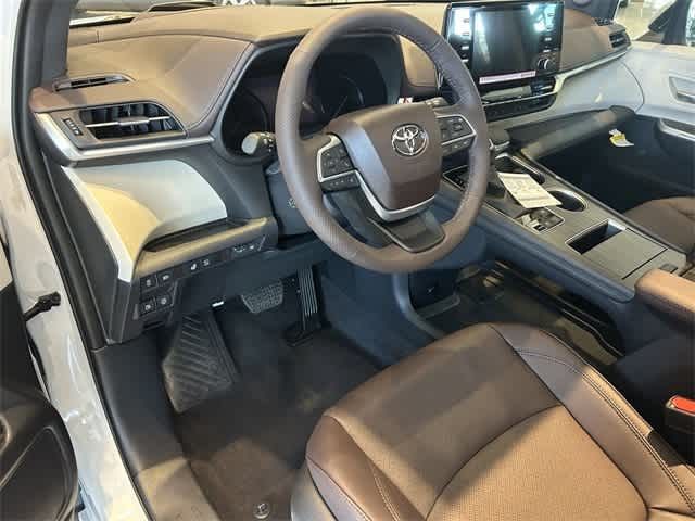 2024 Toyota Sienna Platinum