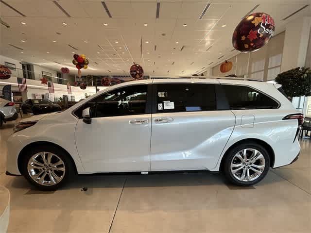 2024 Toyota Sienna Platinum