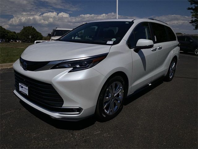 2024 Toyota Sienna Platinum