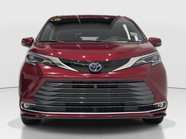 2024 Toyota Sienna Platinum