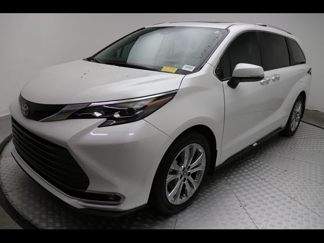 2024 Toyota Sienna Platinum