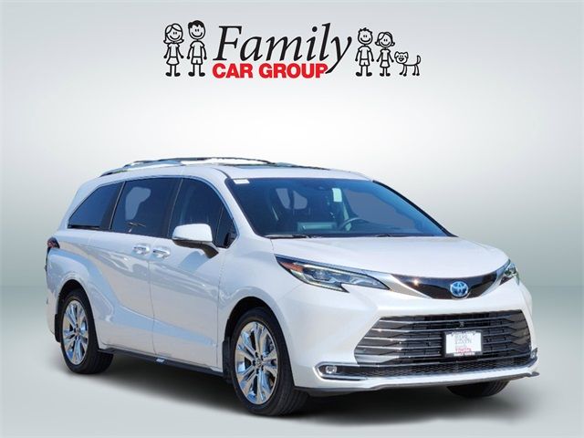 2024 Toyota Sienna Platinum