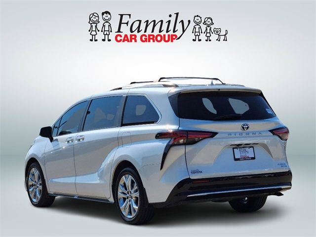 2024 Toyota Sienna Platinum