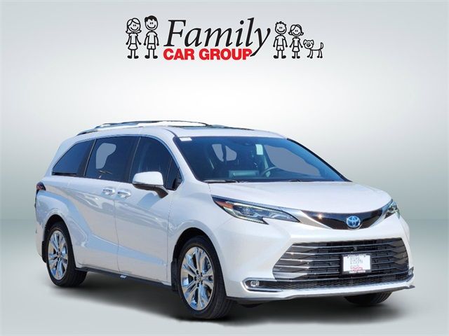 2024 Toyota Sienna Platinum