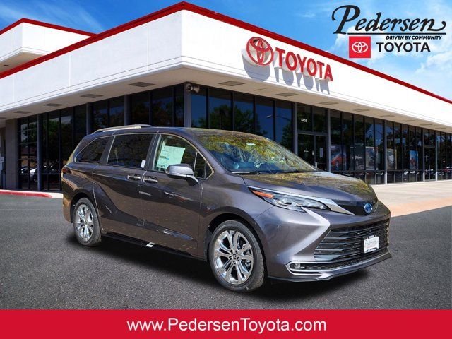 2024 Toyota Sienna Platinum