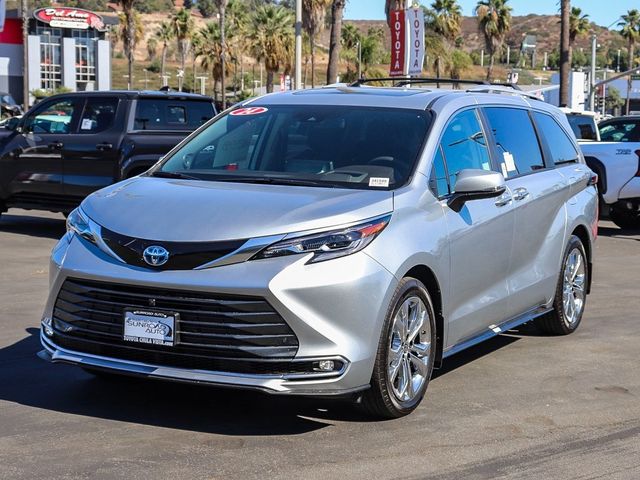 2024 Toyota Sienna Platinum