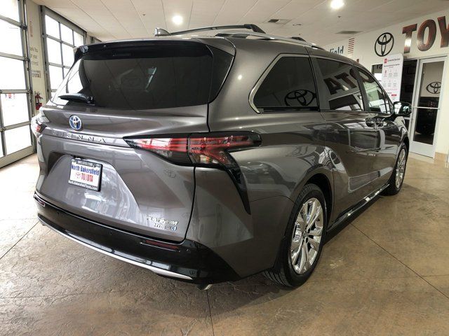 2024 Toyota Sienna Platinum