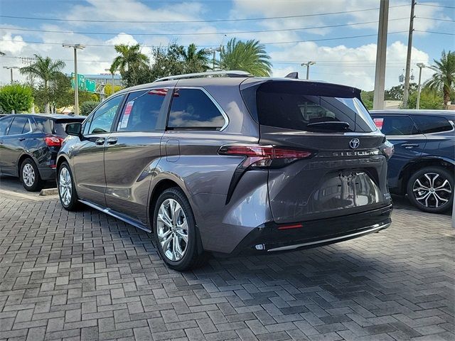 2024 Toyota Sienna Platinum