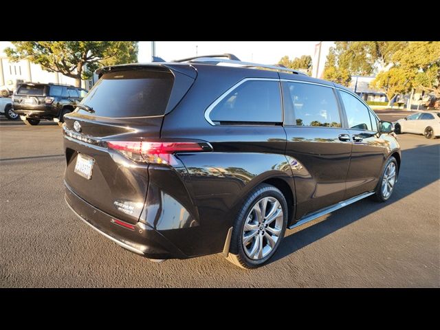 2024 Toyota Sienna Platinum