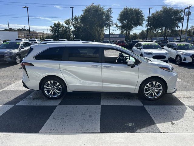 2024 Toyota Sienna Platinum