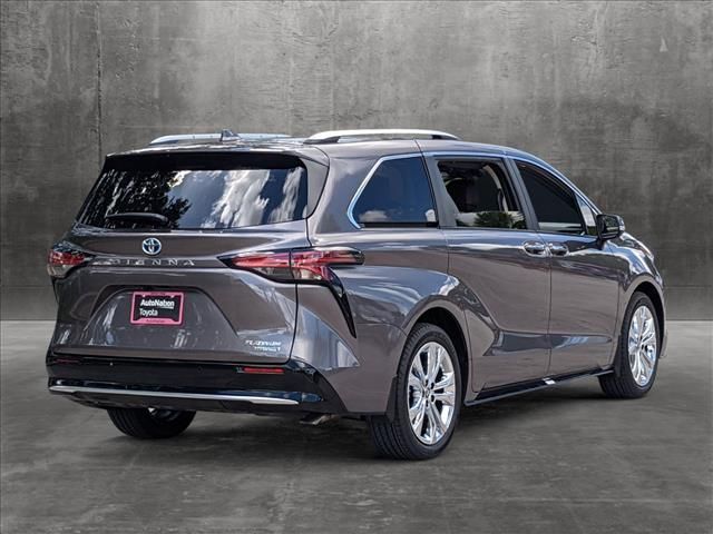 2024 Toyota Sienna Platinum