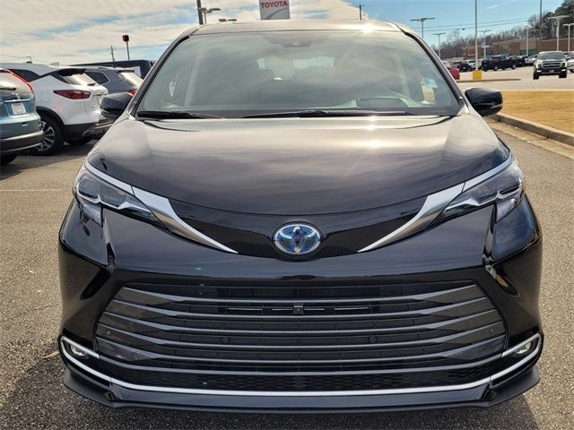 2024 Toyota Sienna Platinum