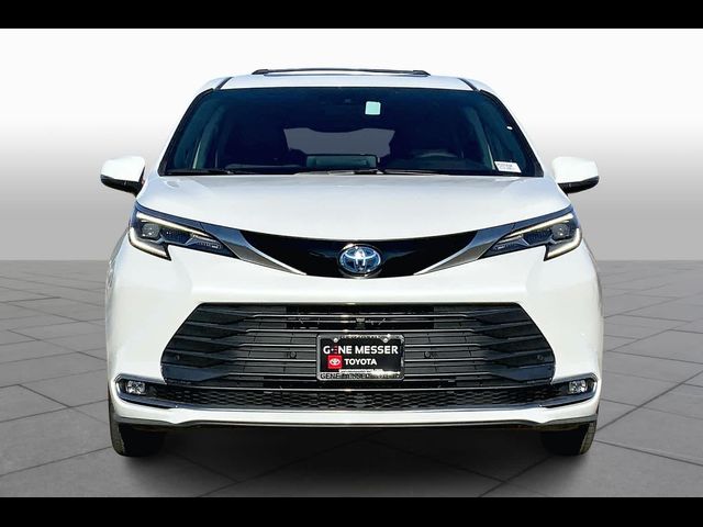 2024 Toyota Sienna Platinum