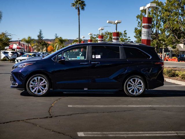 2024 Toyota Sienna Platinum