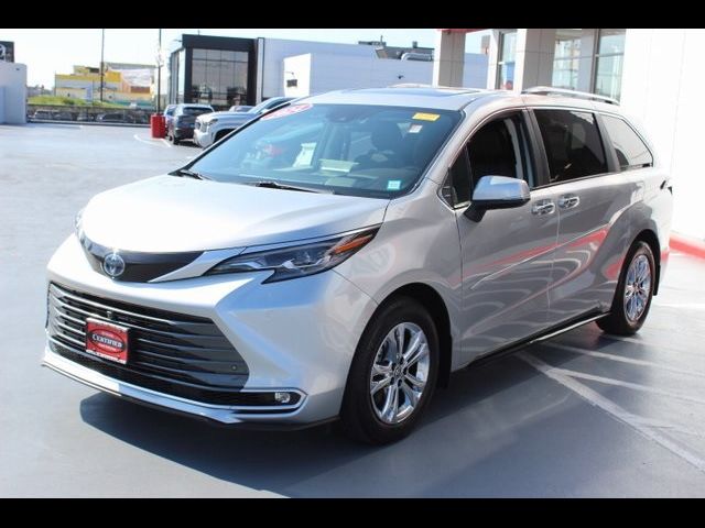 2024 Toyota Sienna Platinum