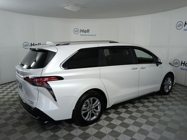 2024 Toyota Sienna Platinum